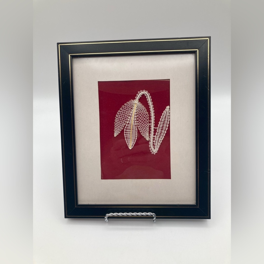 Vintage Handmade Lace Floral Art Home Decor Wood Frame w/ Real Glass 8” x 10”